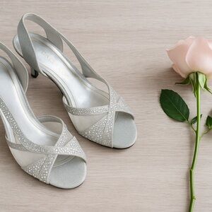 Caparros Silver Rhinestone Evening Heels – Size 7.5B